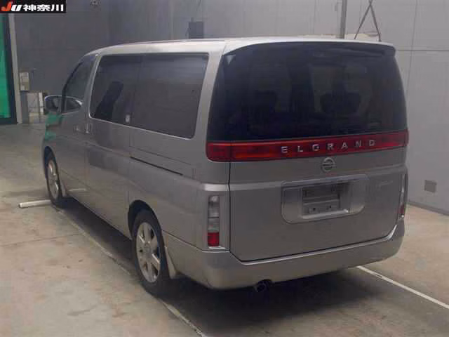 NISSAN ELGRAND