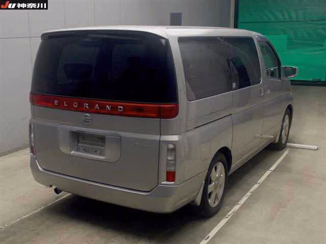 NISSAN ELGRAND
