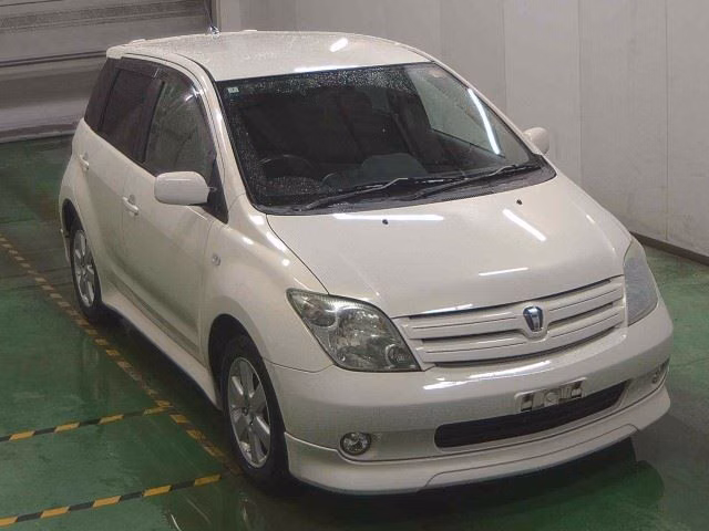 TOYOTA IST