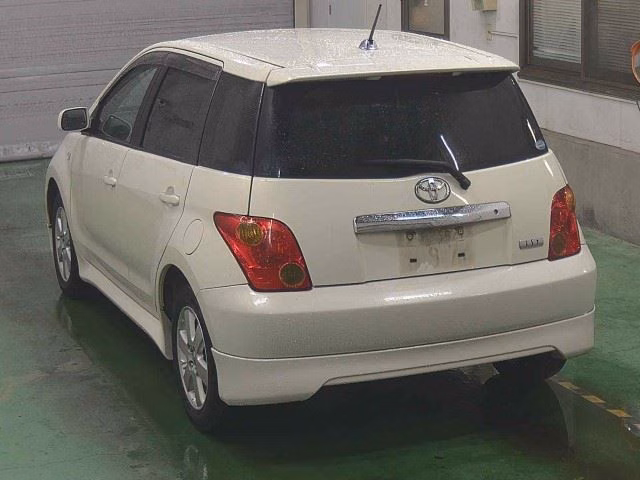 TOYOTA IST