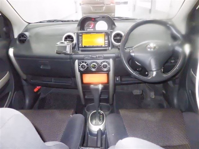 TOYOTA IST