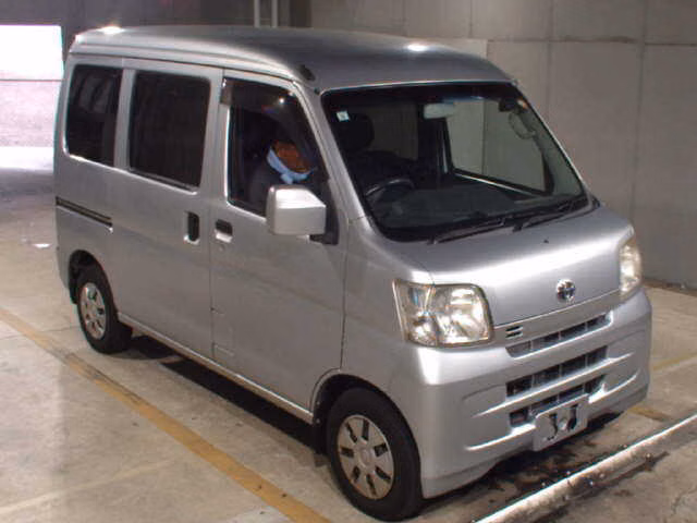TOYOTA PIXIS VAN