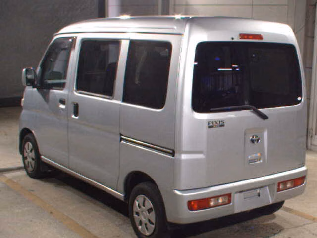 TOYOTA PIXIS VAN
