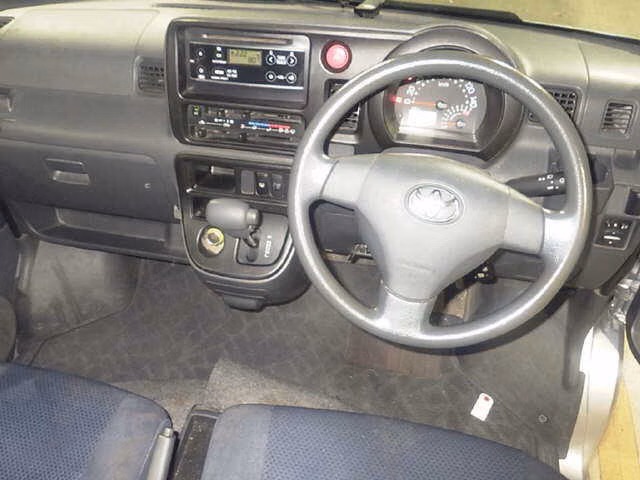 TOYOTA PIXIS VAN