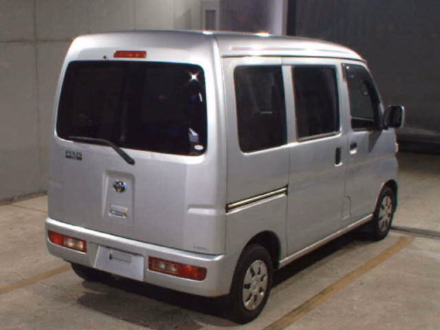 TOYOTA PIXIS VAN