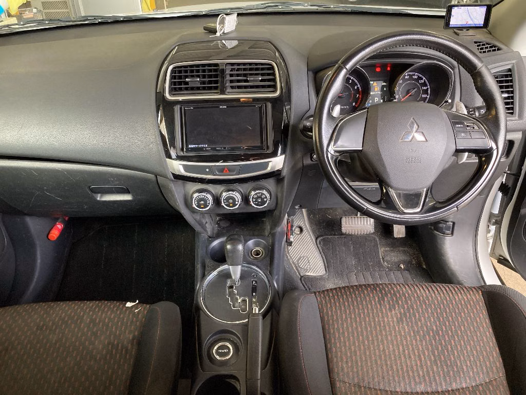 MITSUBISHI RVR