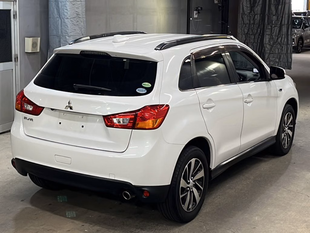 MITSUBISHI RVR