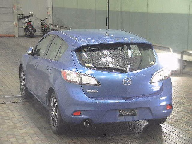 MAZDA AXELA