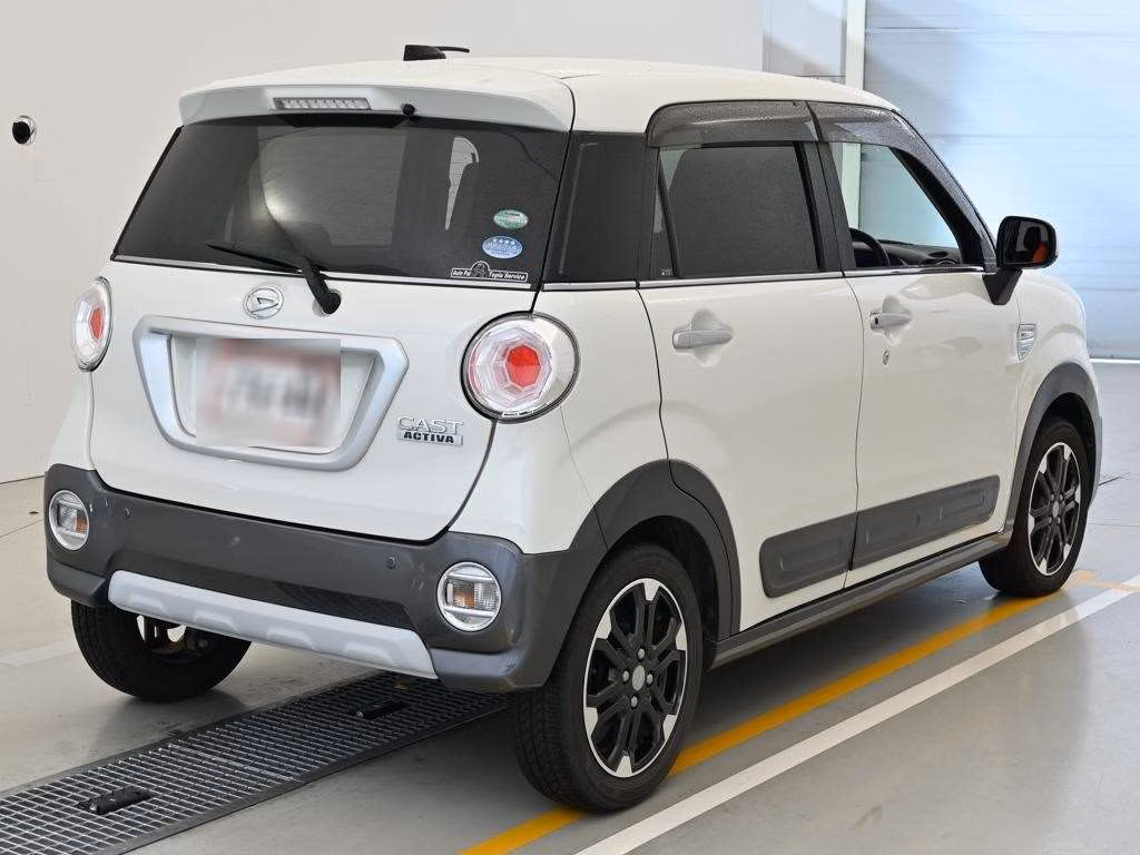 DAIHATSU CAST
