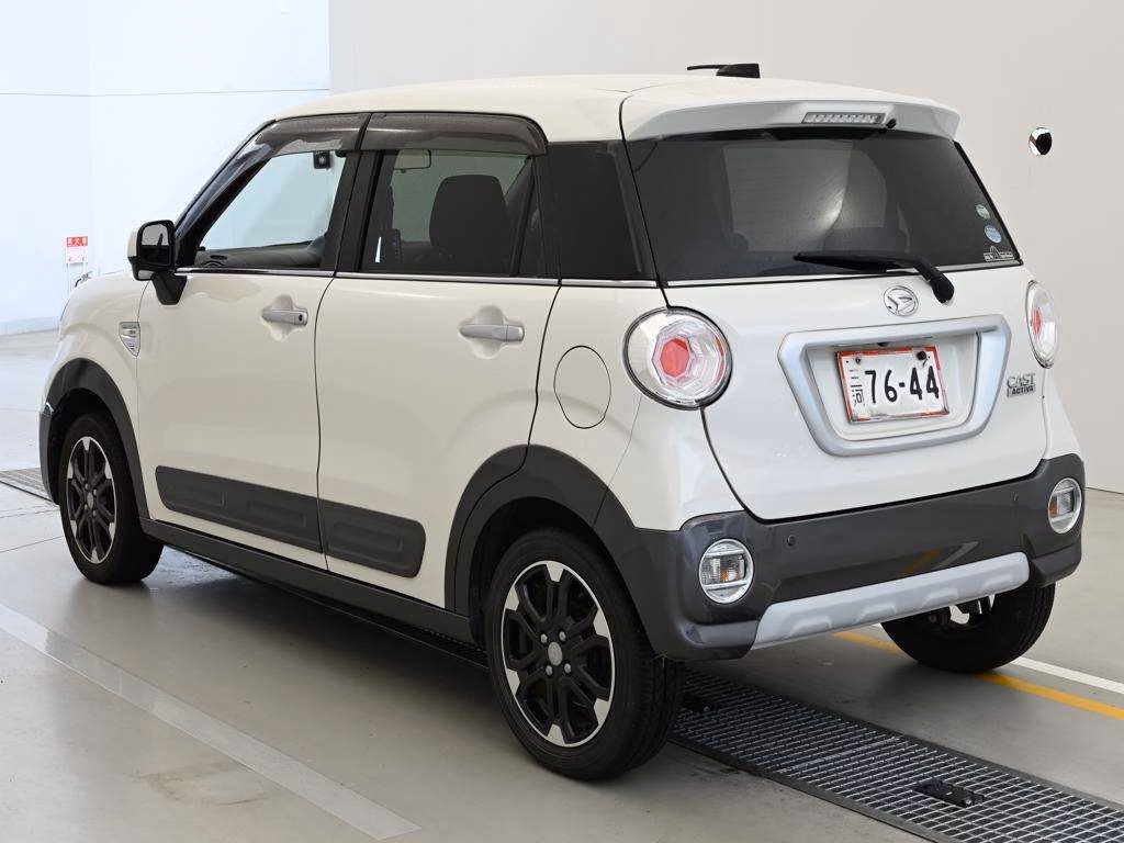 DAIHATSU CAST