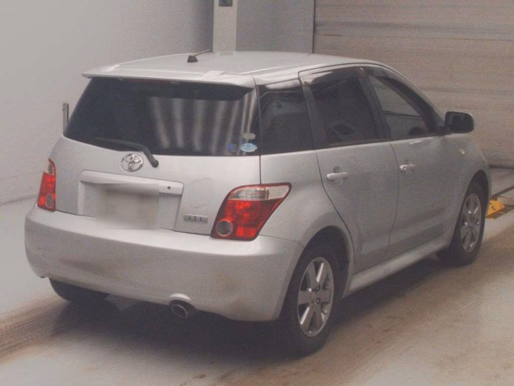 TOYOTA IST