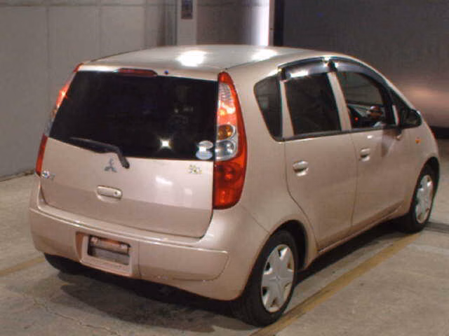 MITSUBISHI COLT