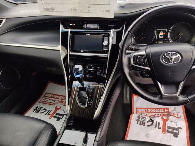 TOYOTA HARRIER