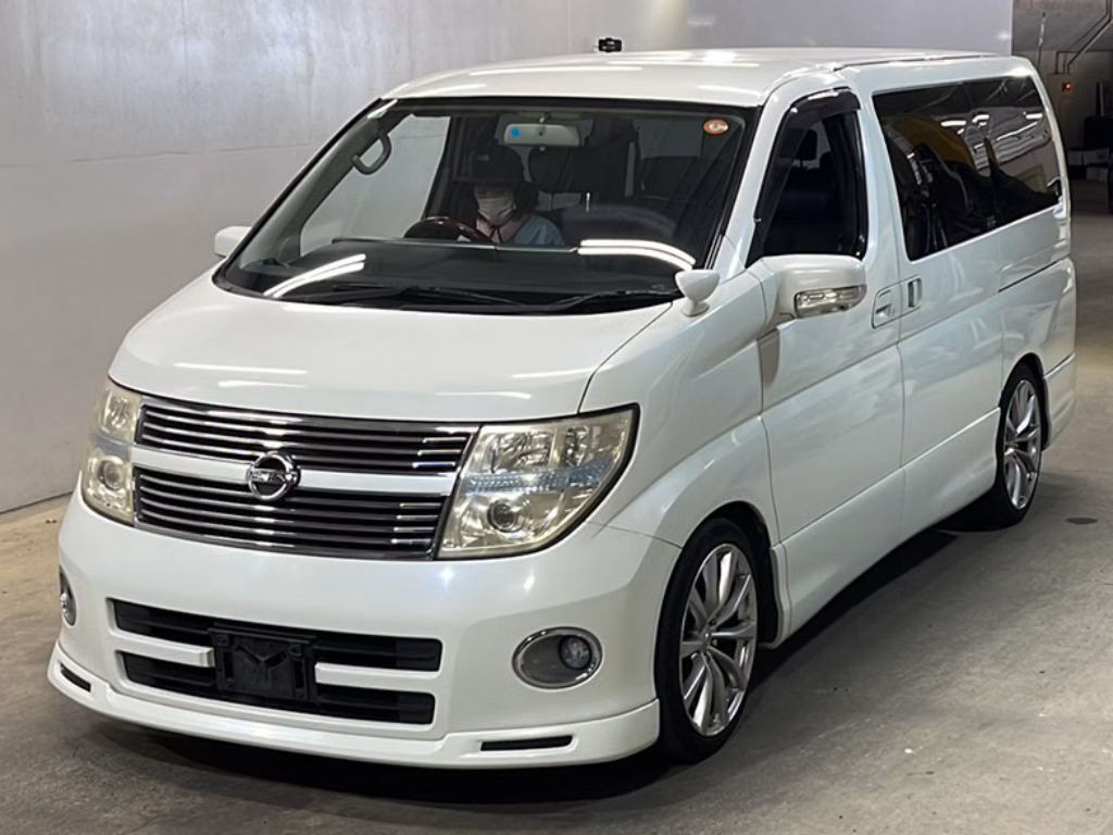 NISSAN ELGRAND