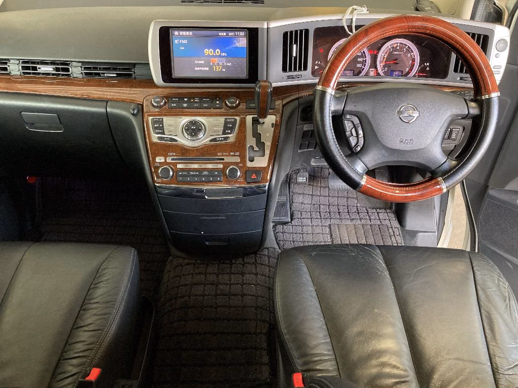 NISSAN ELGRAND