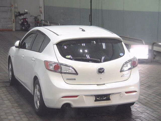 MAZDA AXELA