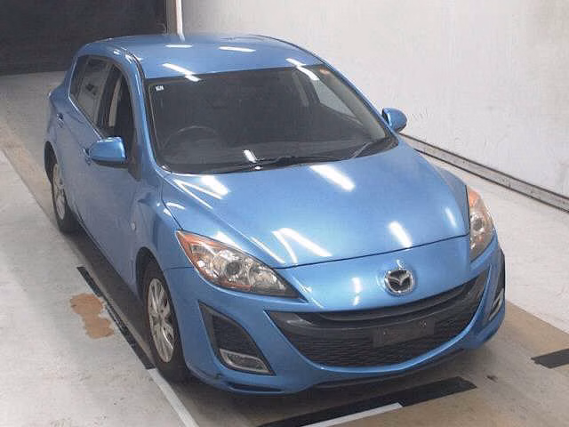 MAZDA AXELA