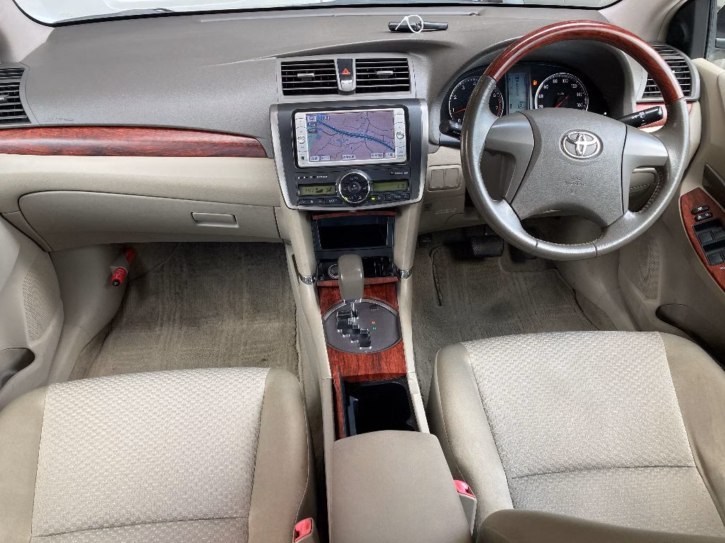 TOYOTA PREMIO