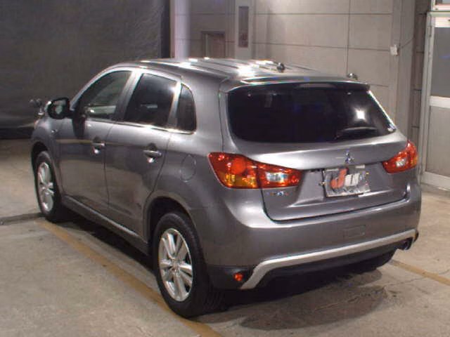 MITSUBISHI RVR