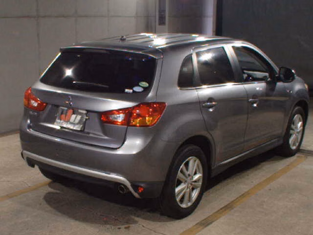 MITSUBISHI RVR
