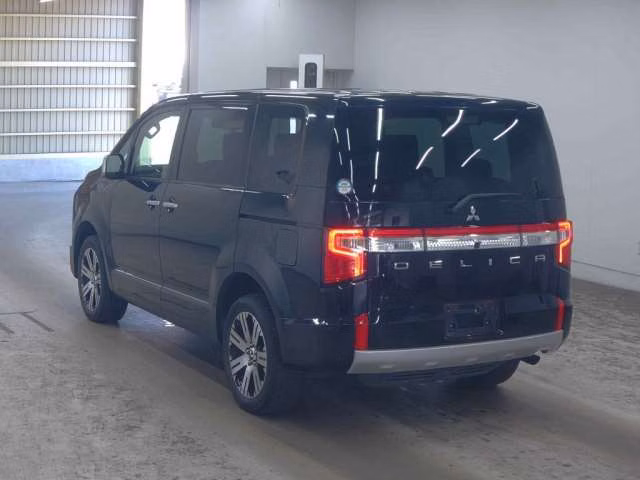 Mitsubishi Delica D:5