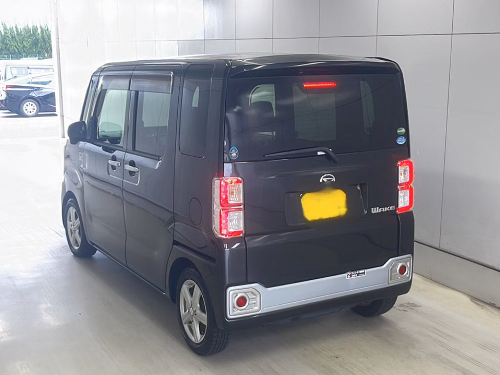 DAIHATSU WAKE