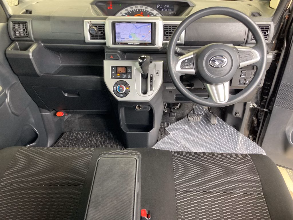 DAIHATSU WAKE
