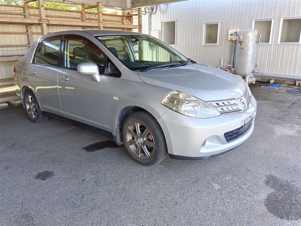 NISSAN TIIDA LATIO