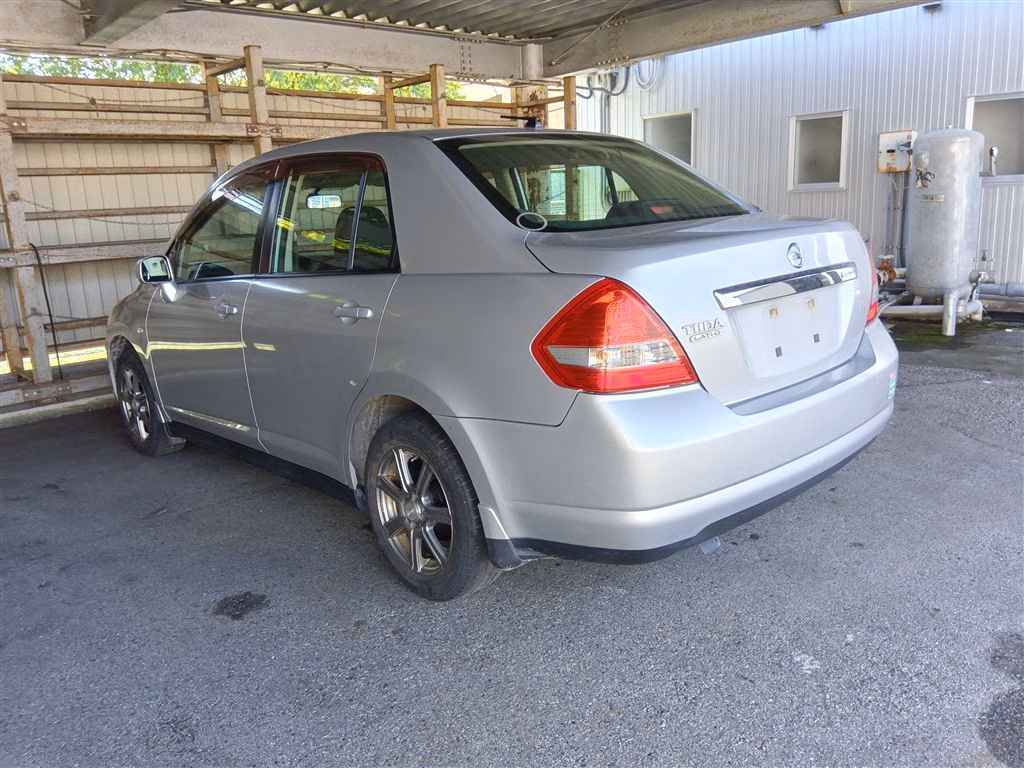 NISSAN TIIDA LATIO
