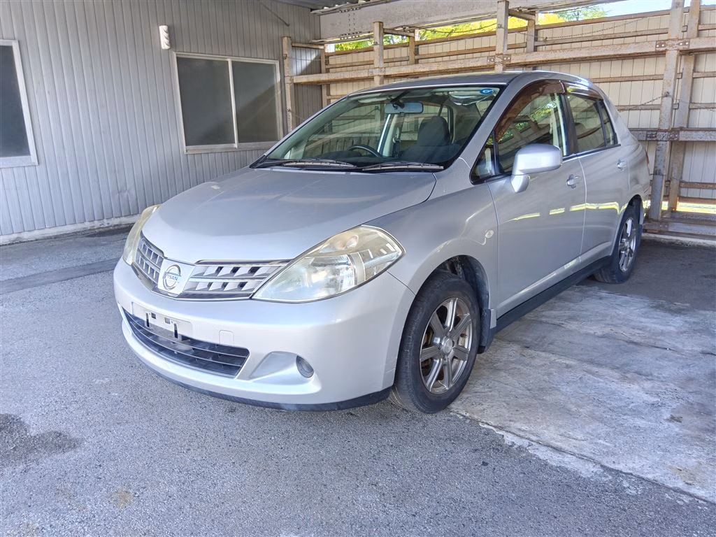 NISSAN TIIDA LATIO