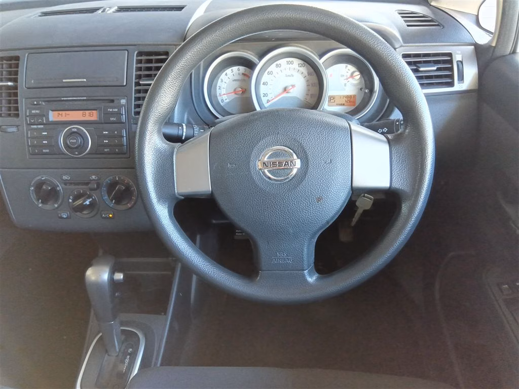 NISSAN TIIDA LATIO