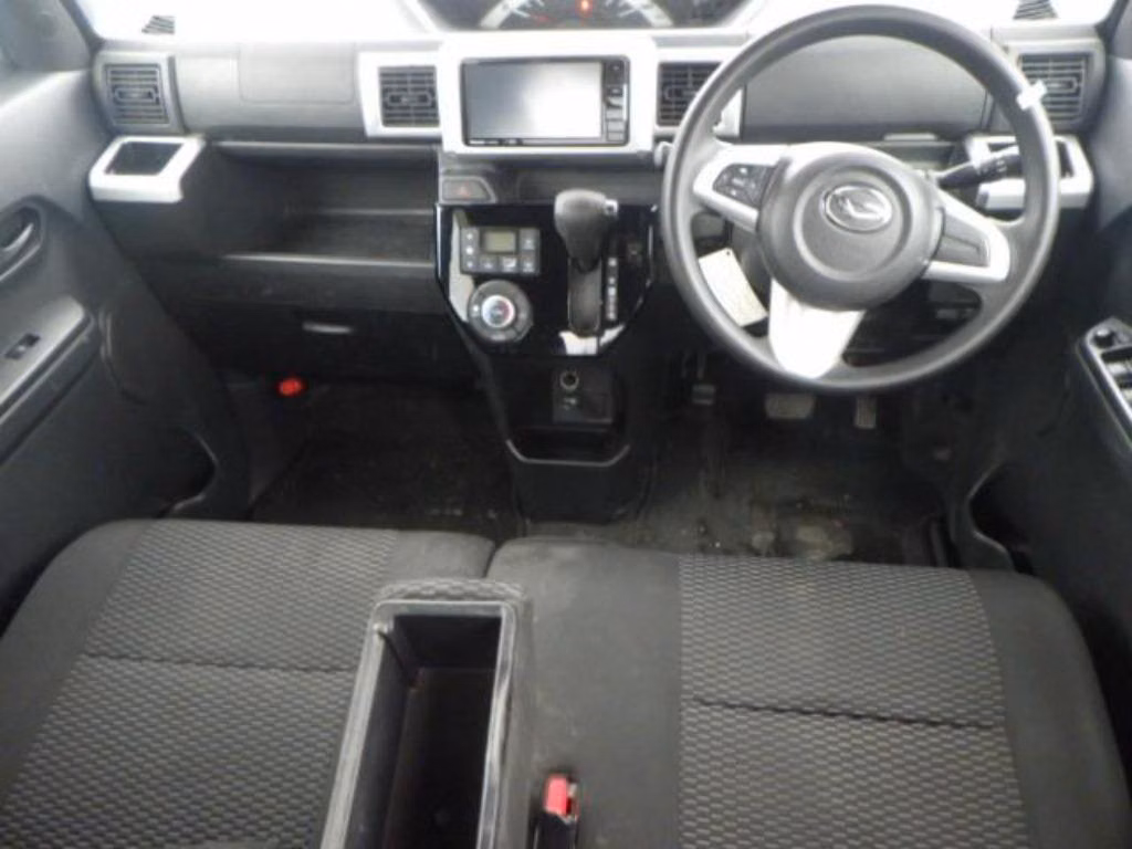 DAIHATSU WAKE
