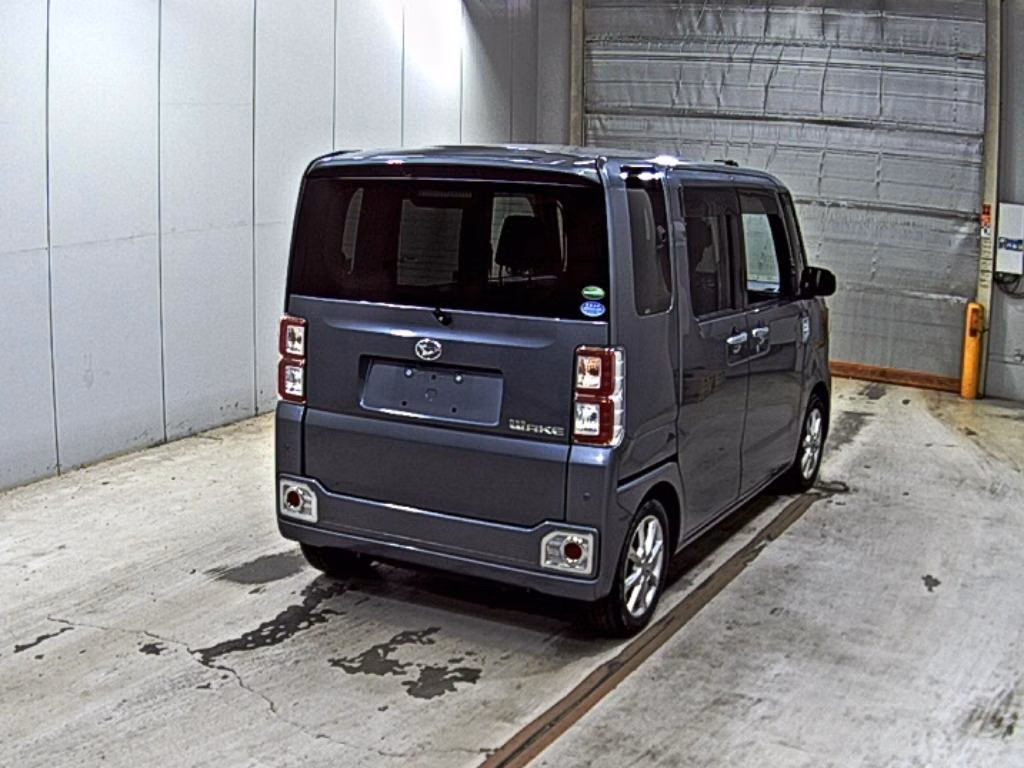 DAIHATSU WAKE