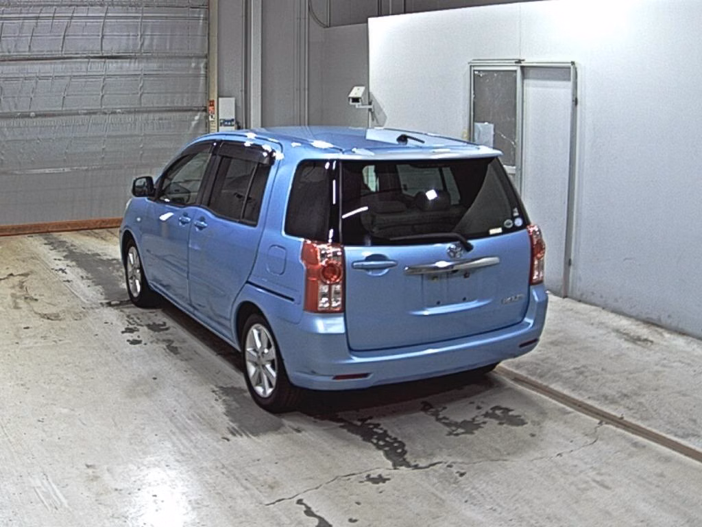 TOYOTA RAUM