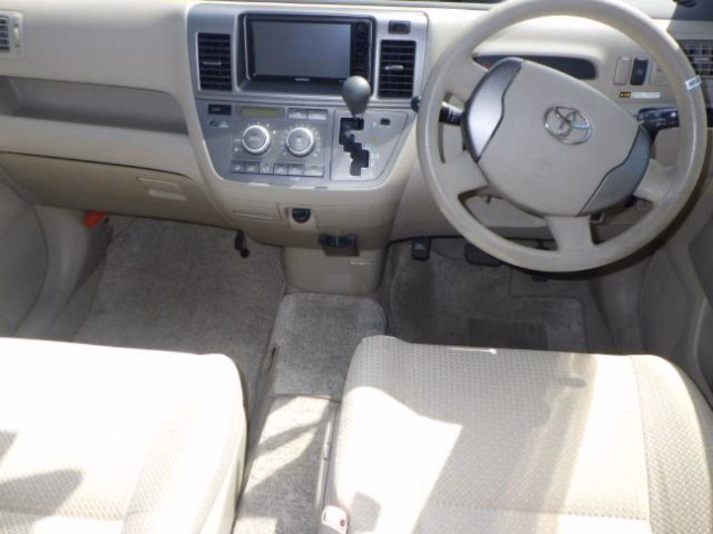 TOYOTA RAUM