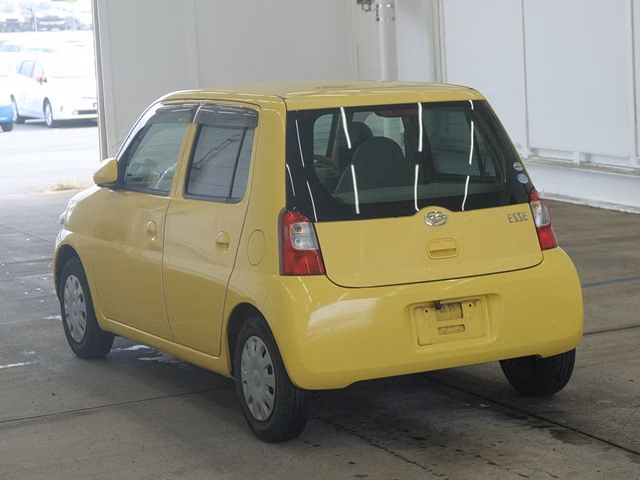 DAIHATSU ESSE