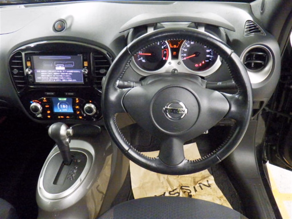 NISSAN JUKE