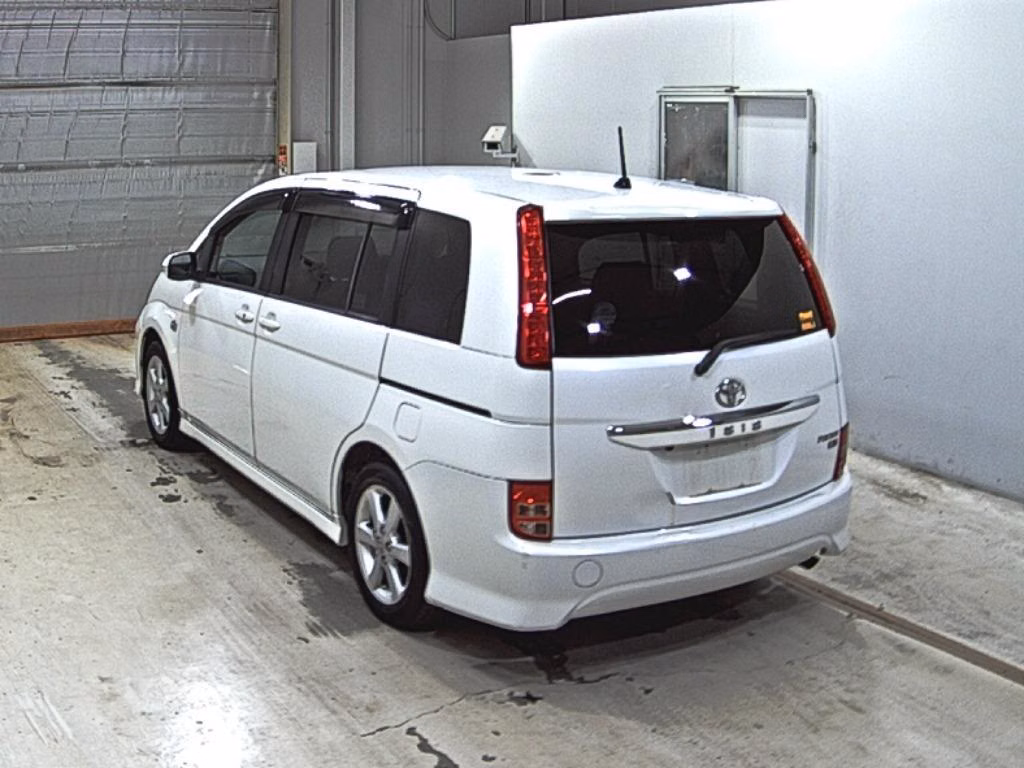 TOYOTA ISIS