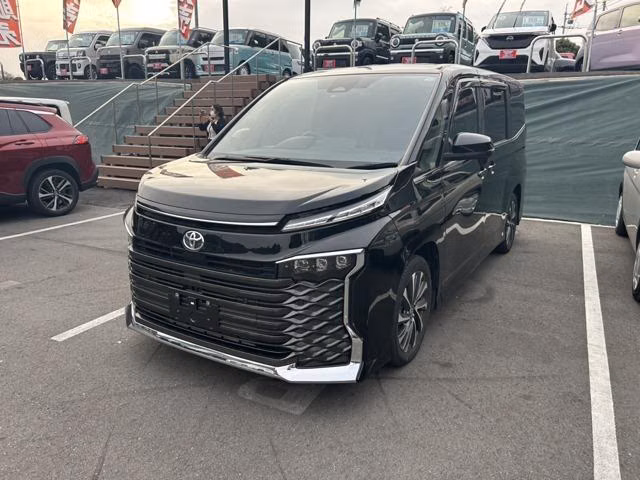 TOYOTA VOXY