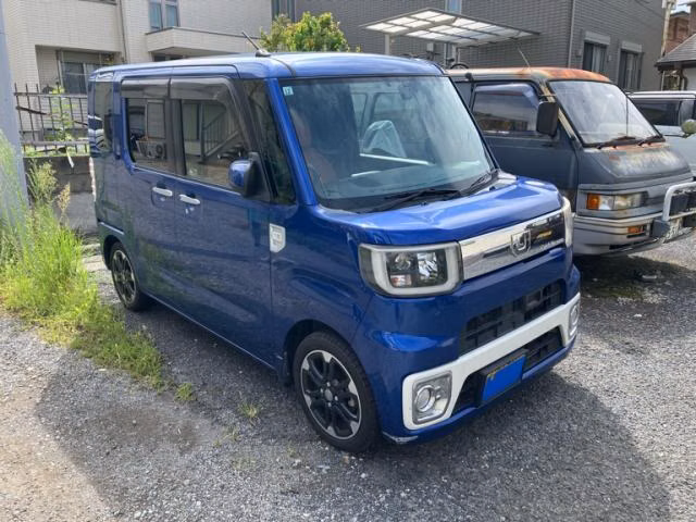 DAIHATSU WAKE
