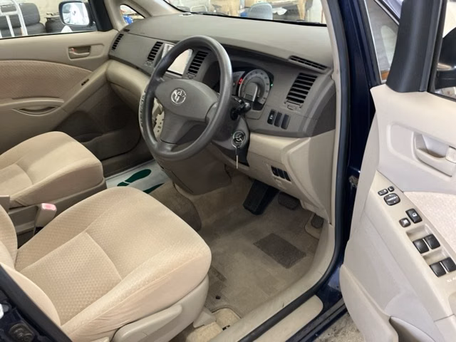 TOYOTA ISIS