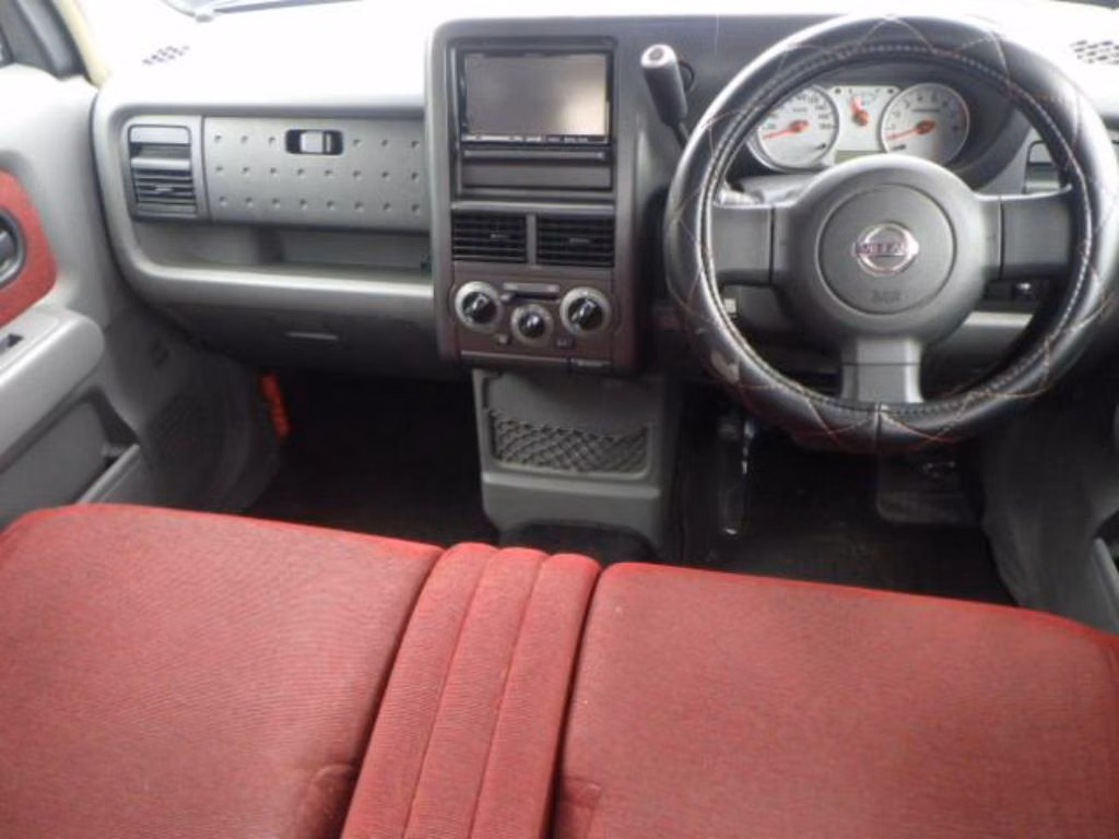NISSAN CUBE