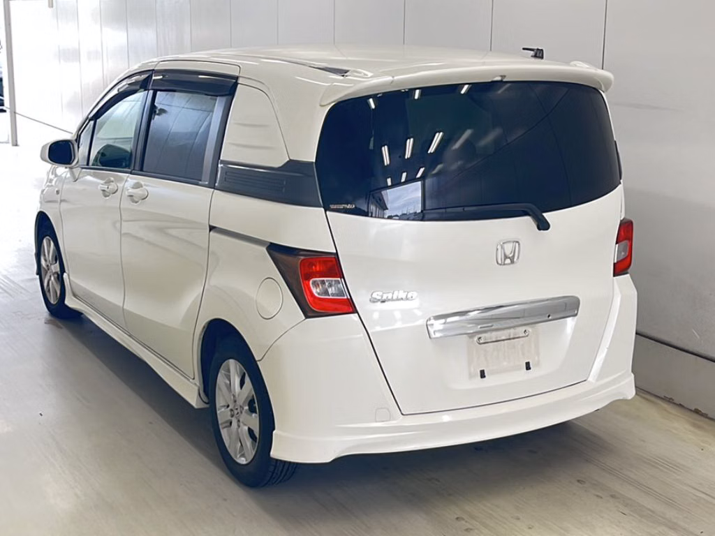 HONDA FREED SPIKE