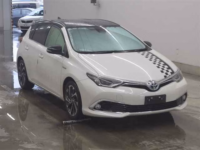 TOYOTA AURIS