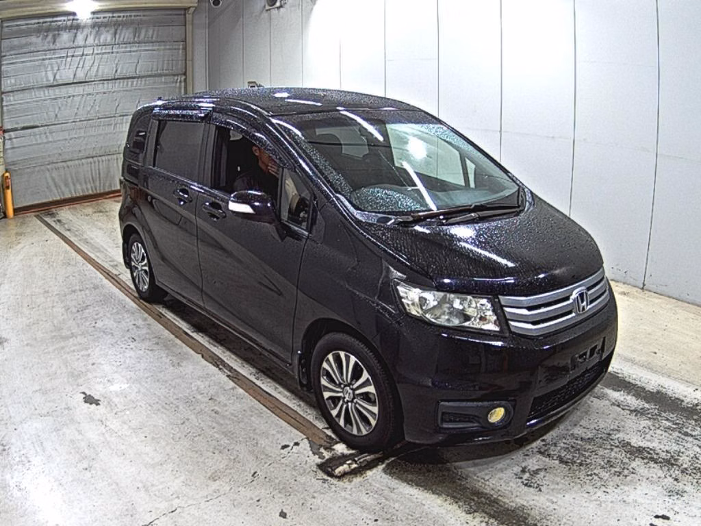 HONDA FREED SPIKE