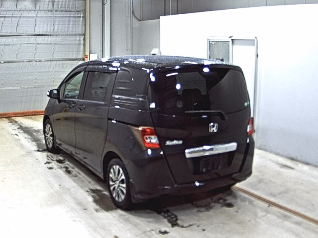 HONDA FREED SPIKE