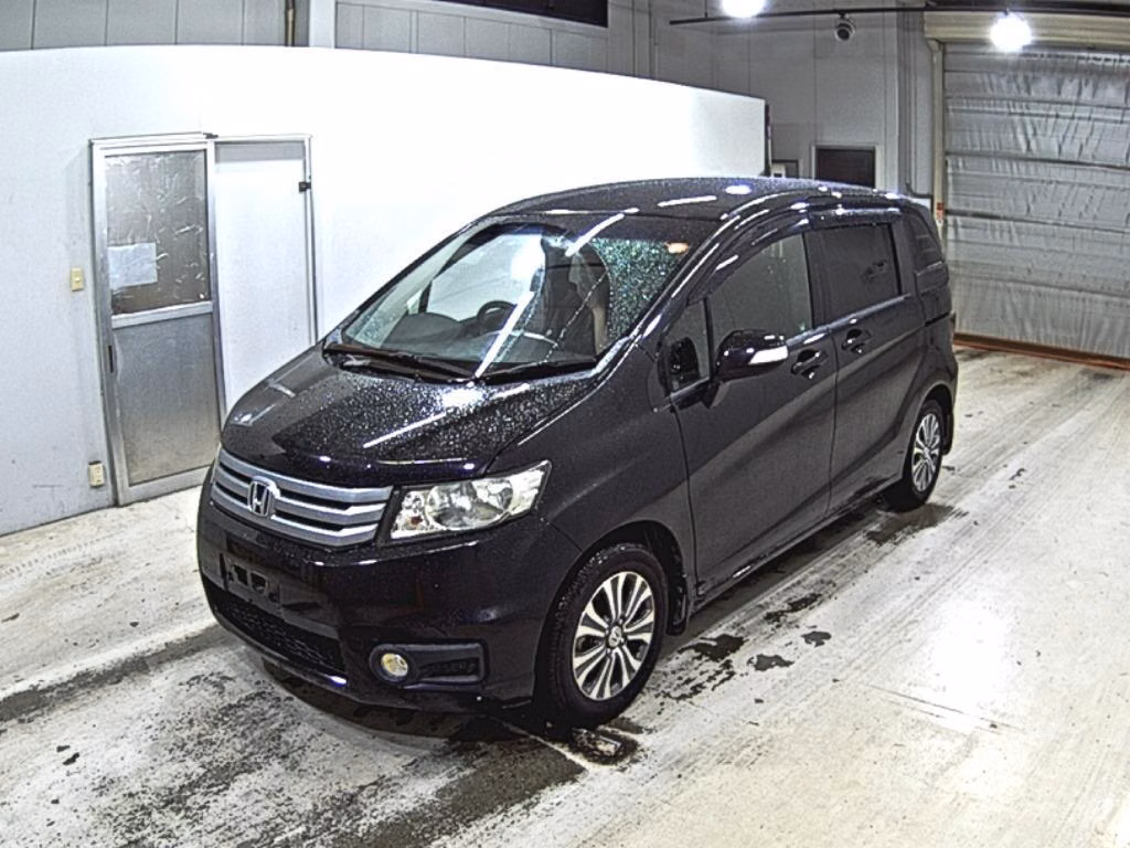 HONDA FREED SPIKE