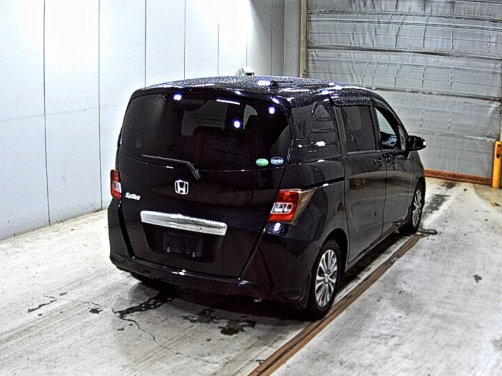 HONDA FREED SPIKE