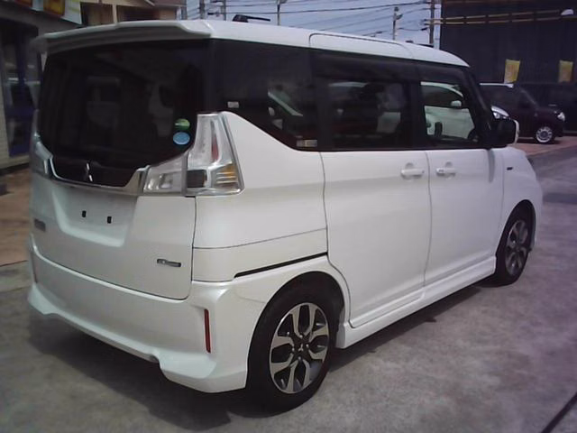 Mitsubishi Delica D:2