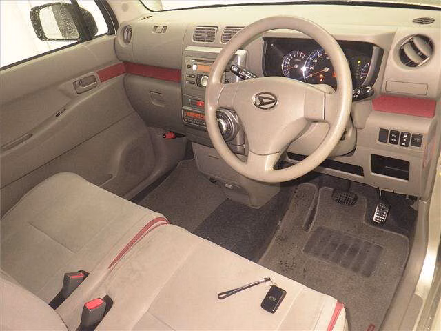 DAIHATSU MOVE CONTE